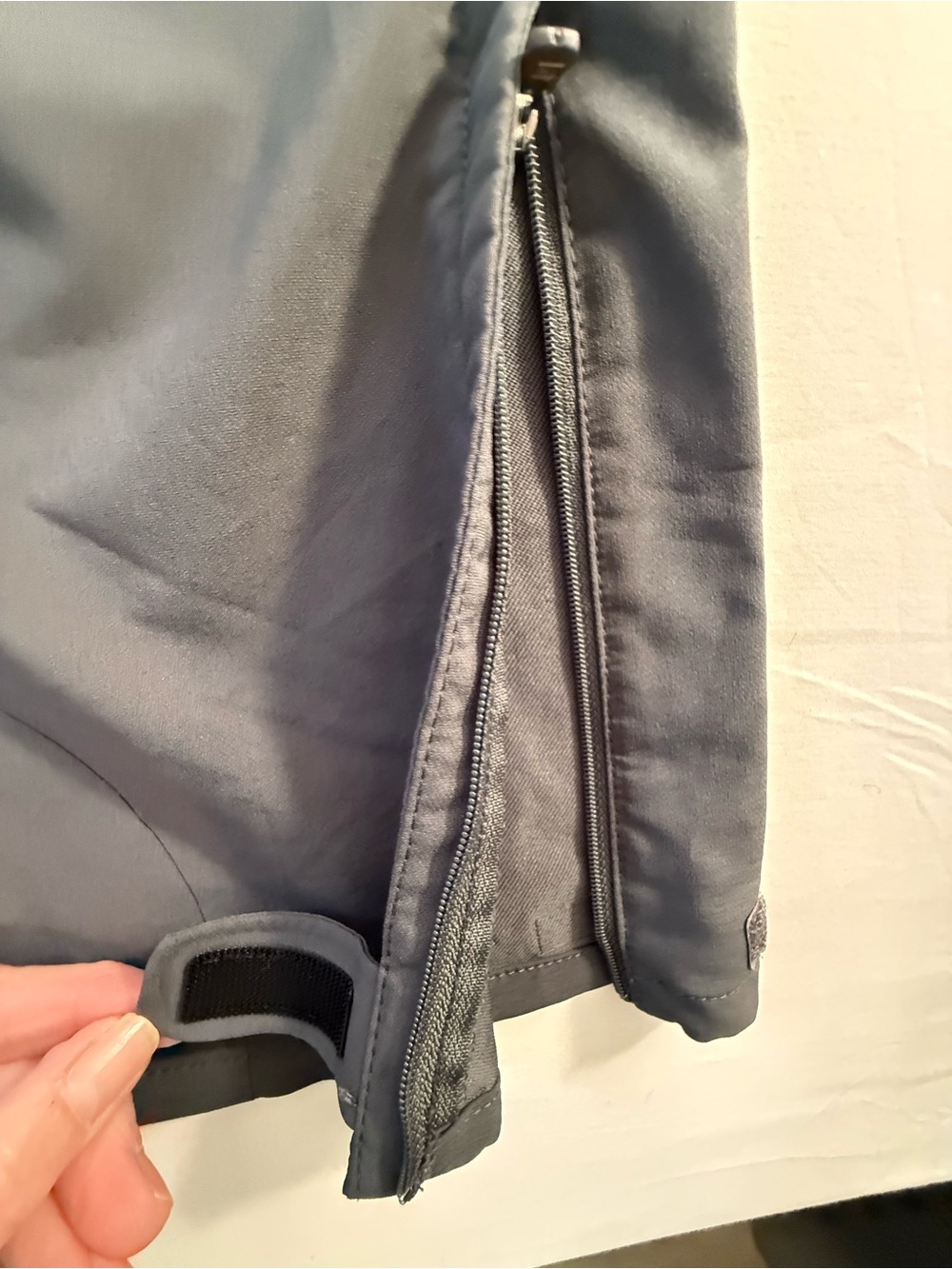Black Outdoor Zip-Pocket Pants - Picture 3 of 13